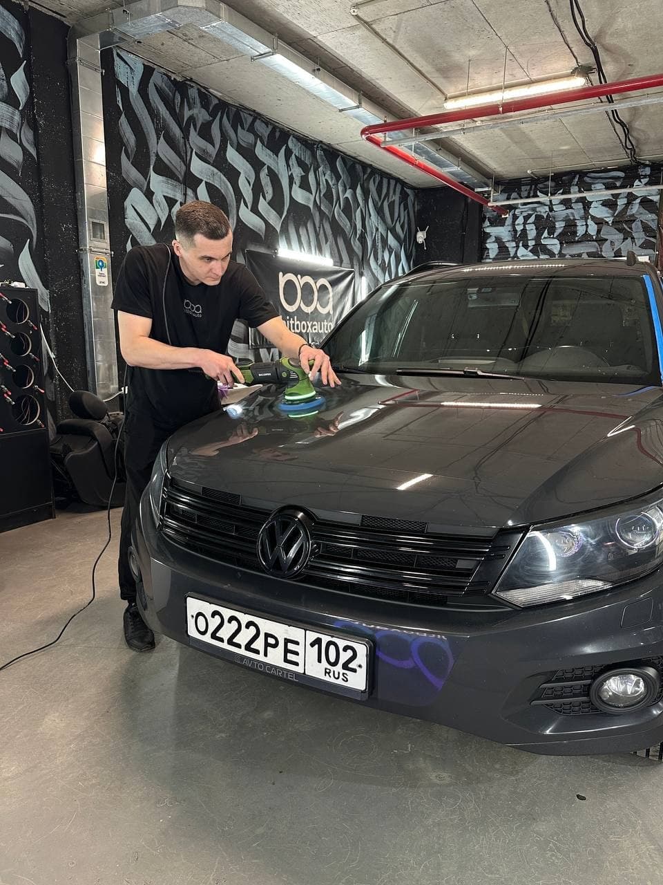 Мастер BitBoxAuto за работой с Volkswagen